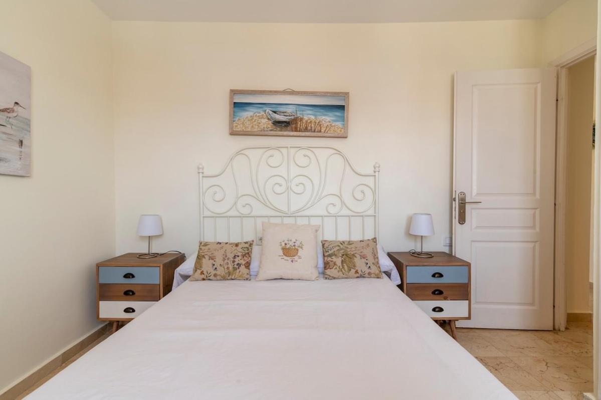 Appartement Nuevo!!! Recién reformado con piscina y parking à Caleta de Fuste Extérieur photo