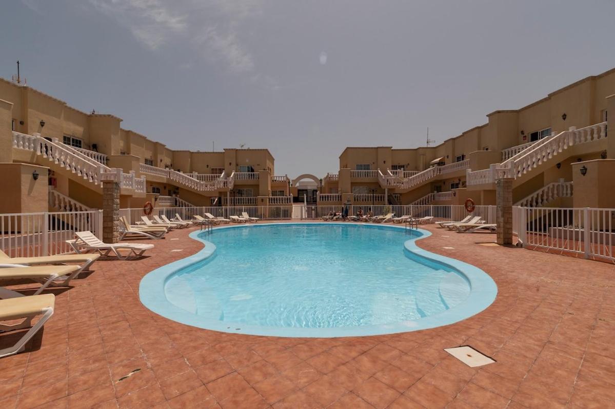 Appartement Nuevo!!! Recién reformado con piscina y parking à Caleta de Fuste Extérieur photo